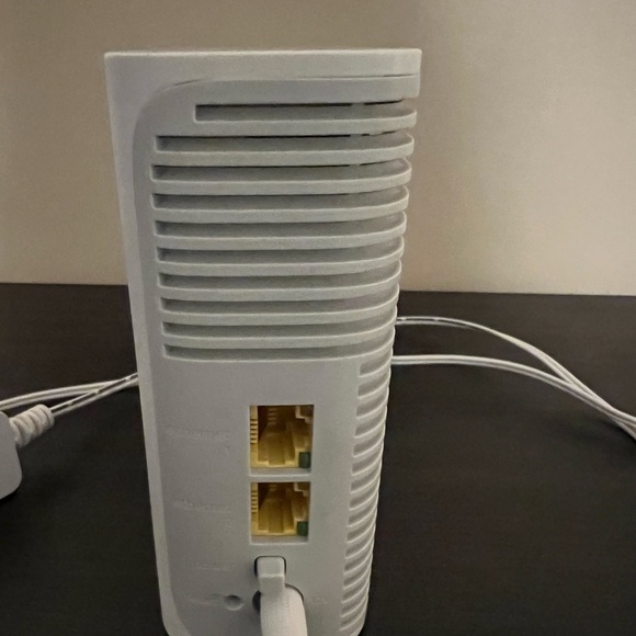 AT&T AirTies 4921 smart Wi-Fi extender - Picture 3 of 4